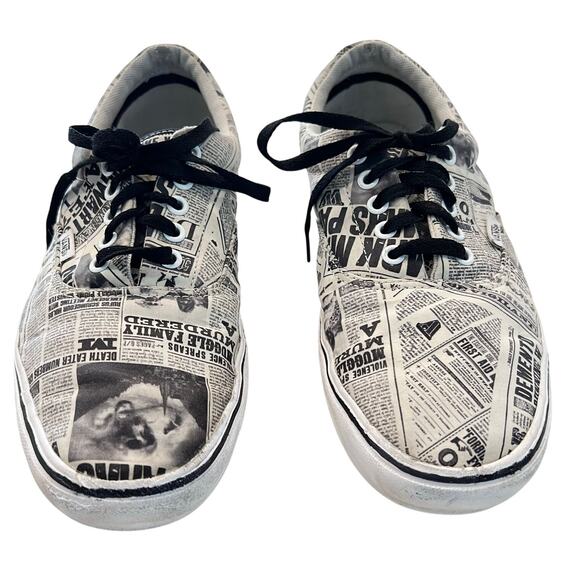VANS Harry Potter Daily Prophet Newspaper Sneakers Mens Size 10, Womens Sz 11.5 - Picture 1 of 11
